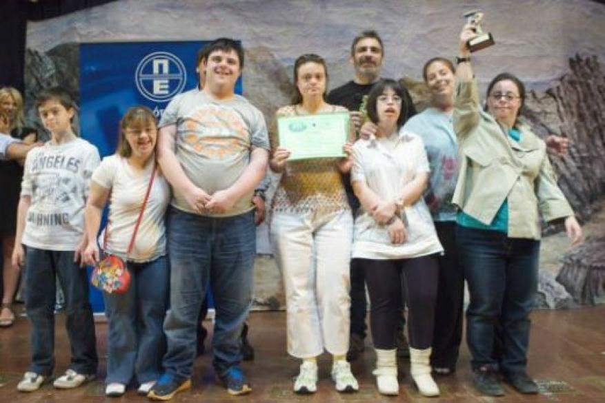 Βράβευση της θεατρικής ομάδας για την Ιστορική Πατριδογνωσία Βράβευση της θεατρικής ομάδας για την Ιστορική Πατριδογνωσία