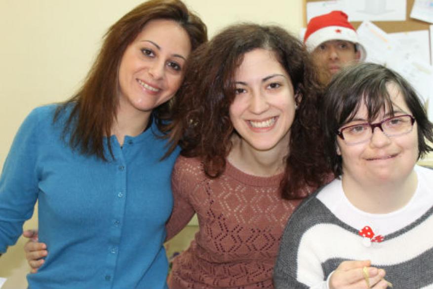 Στολισμός χριστουγεννιάτικου δέντρου