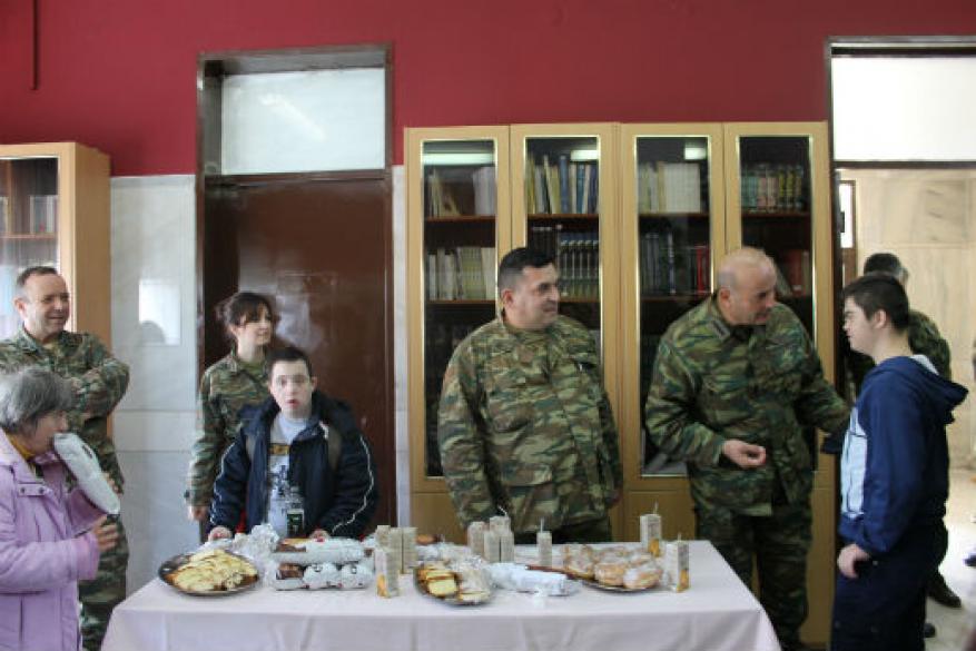 Επίσκεψη στο στρατόπεδο Νταλίπη