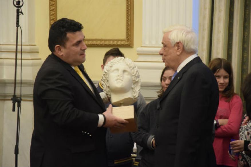 Ψάλλαμε τα κάλαντα