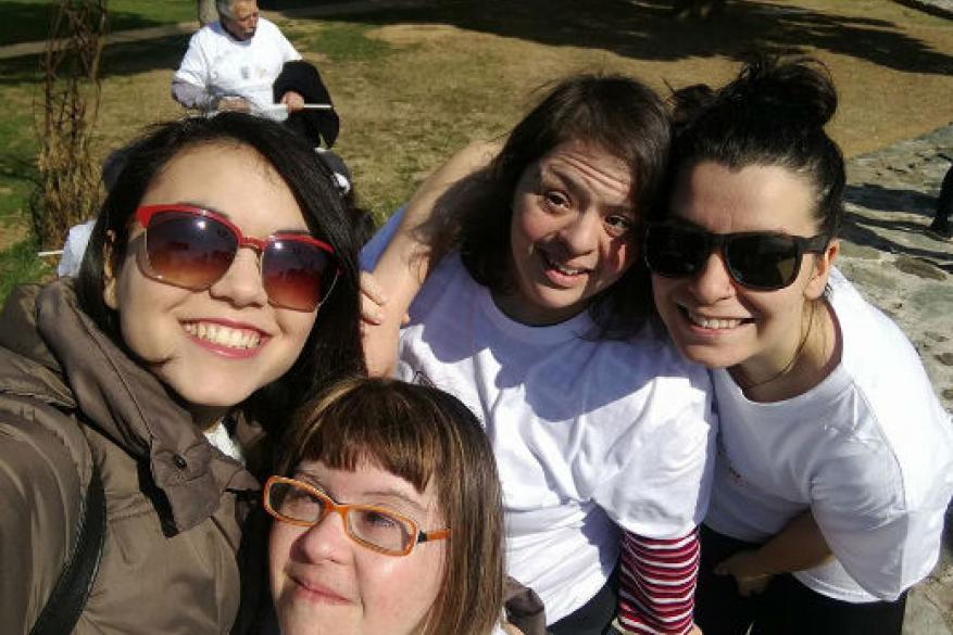 Αγκαλιά-ζω τον Λευκό Πύργο