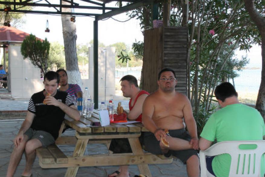 Κατασκήνωση στη Νέα Πέραμο