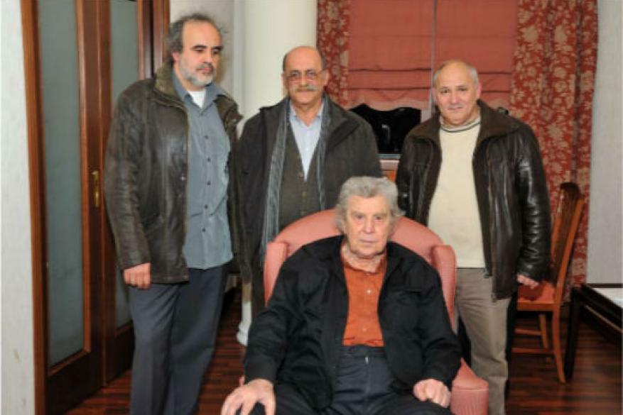 Φωτογράφηση με τον Μίκη Θεοδωράκη 