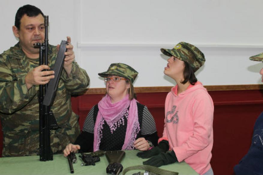 Επίσκεψη στο στρατόπεδο Νταλίπη