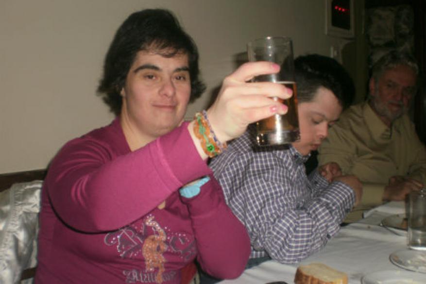 Βραδινή έξοδος σε ταβέρνα