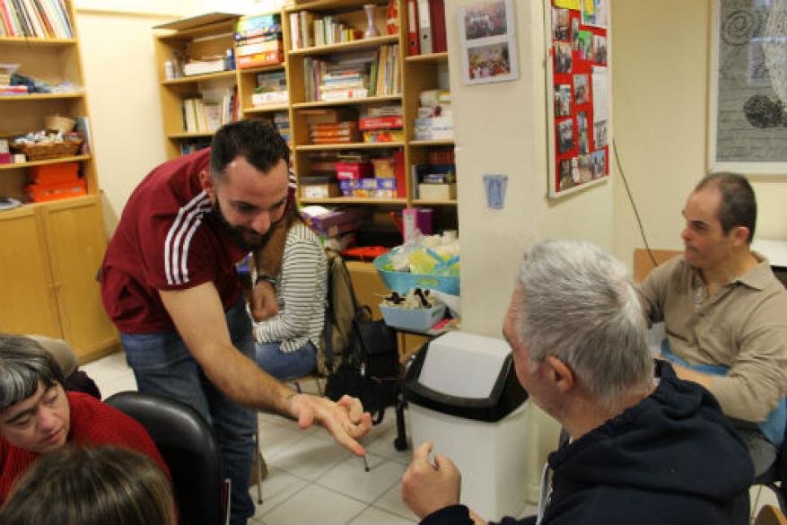 Επίσκεψη του ταχυδακτυλουργού Δημήτρη Λιοτατή