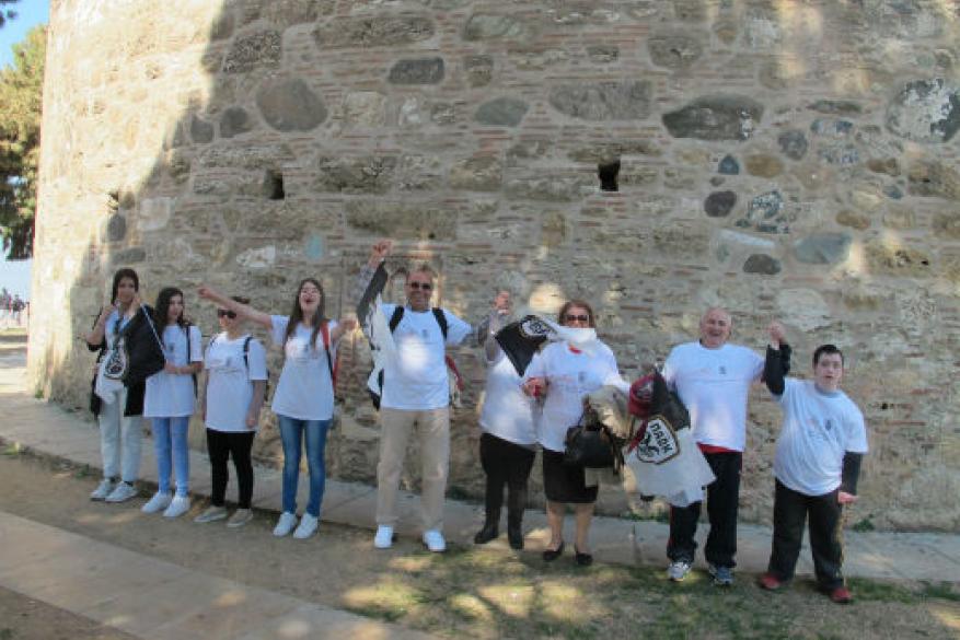 Αγκαλιά-ζω τον Λευκό Πύργο