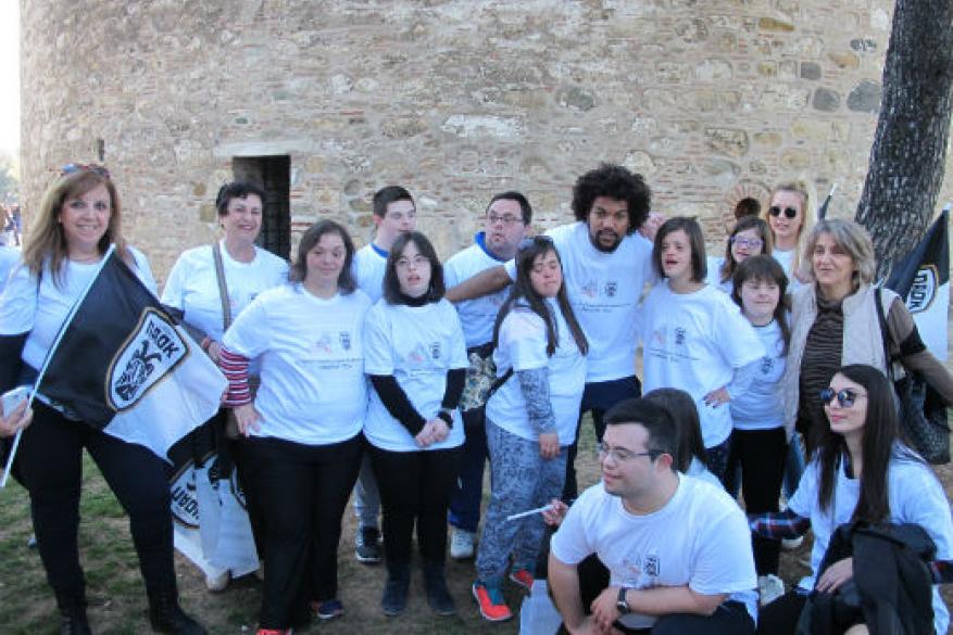 Αγκαλιά-ζω τον Λευκό Πύργο