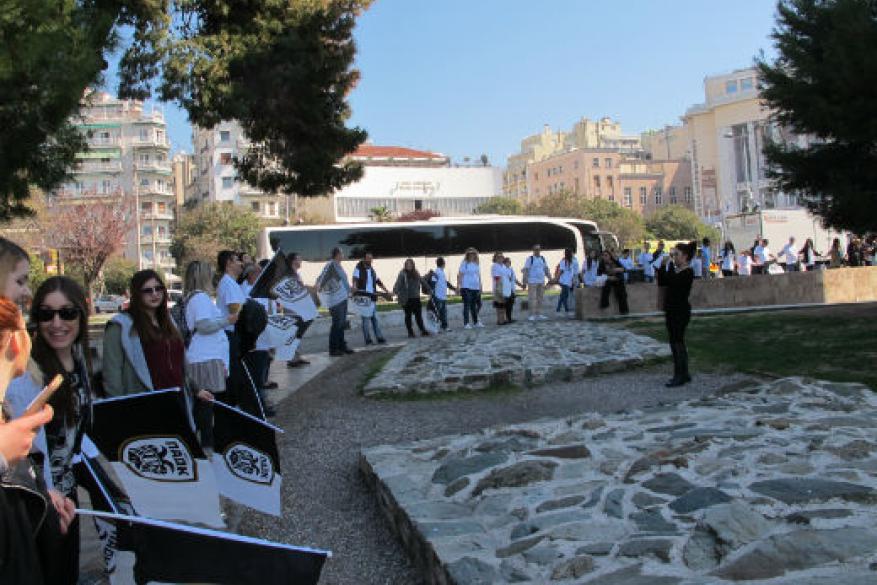 Αγκαλιά-ζω τον Λευκό Πύργο