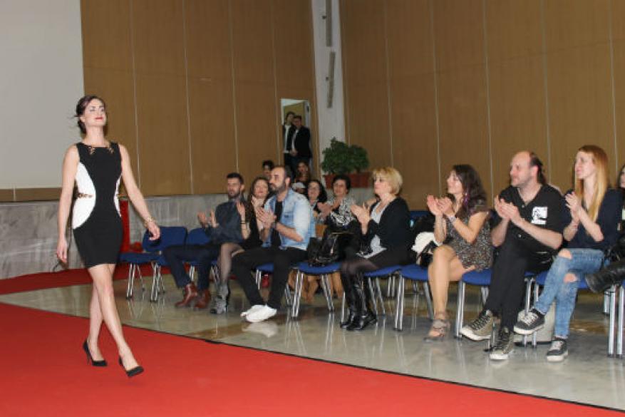 Επίδειξη Μόδας στο Βελλιδειο Επίδειξη Μόδας στο Βελλιδειο