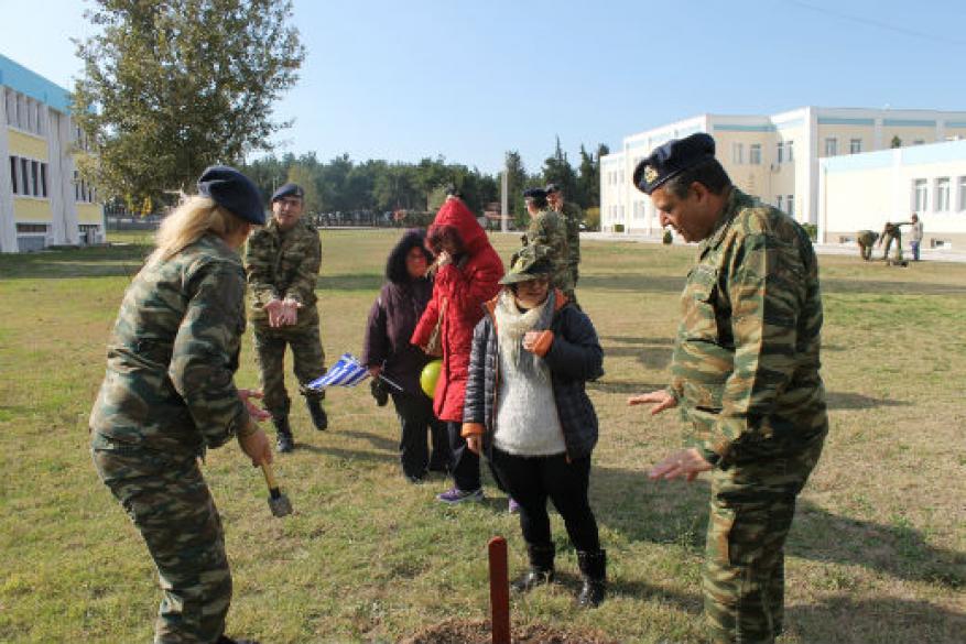 Επίσκεψη στο στρατόπεδο Νταλίπη