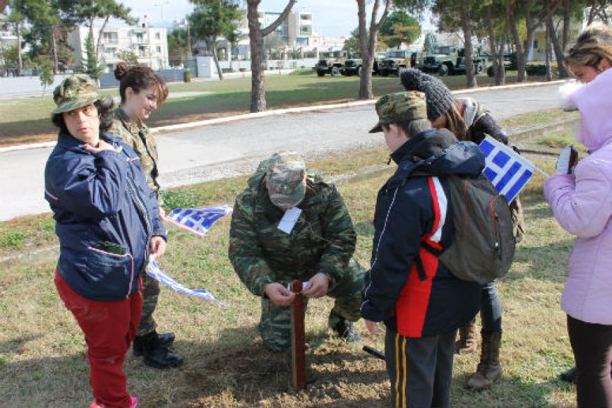 Επίσκεψη στο στρατόπεδο Νταλίπη