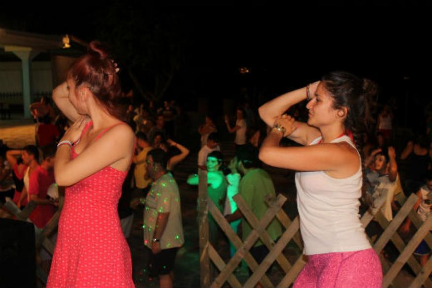 Κατασκήνωση στη Νέα Πέραμο