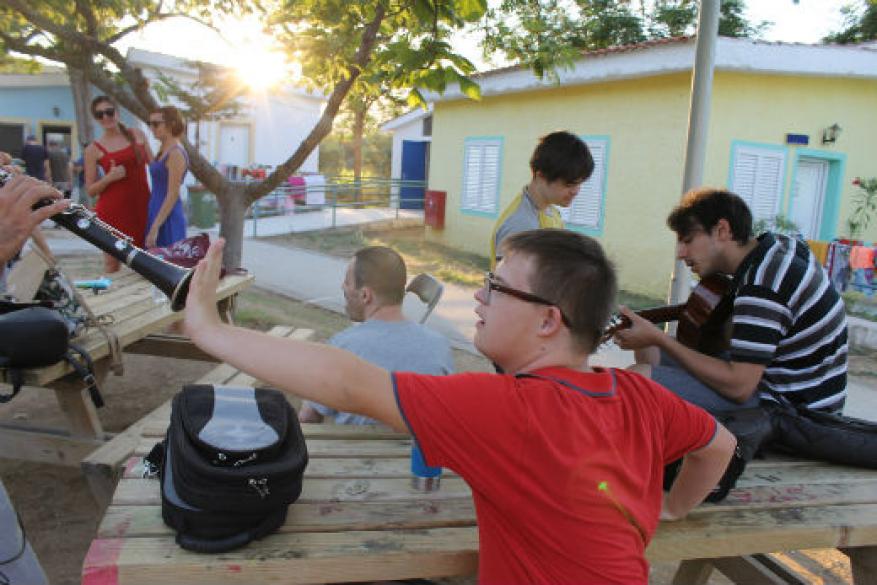 Κατασκήνωση στη Νέα Πέραμο