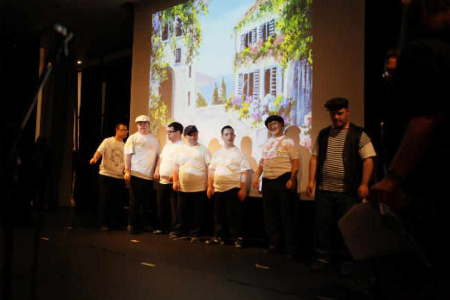 Θεατρική Παράσταση Πολύτιμος και Αγάπη