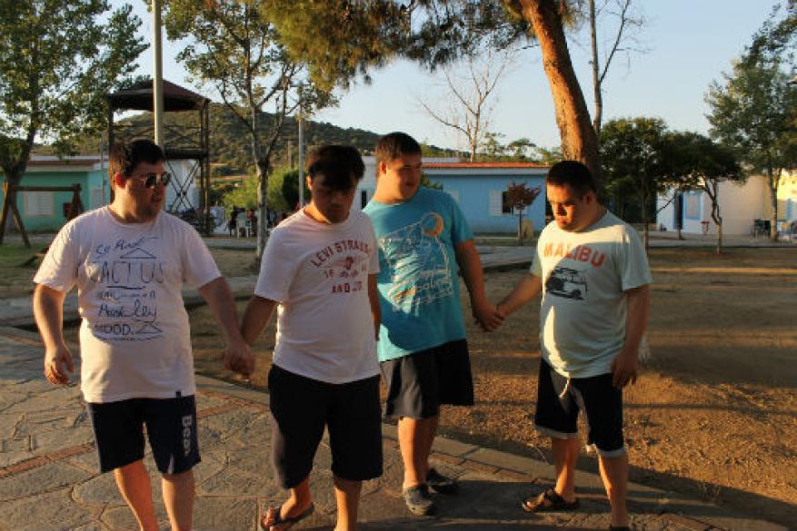 Κατασκήνωση στη Νέα Πέραμο