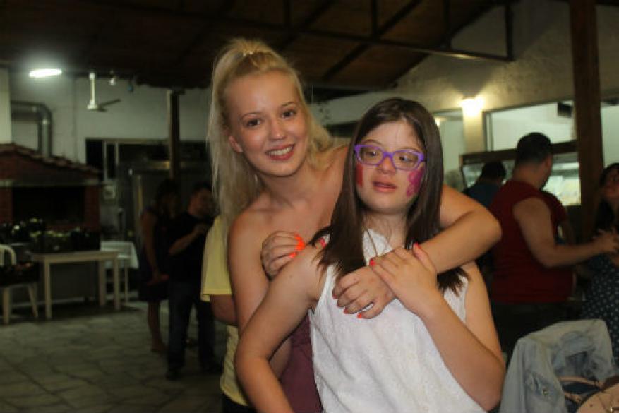 Κατασκήνωση στη Νέα Πέραμο