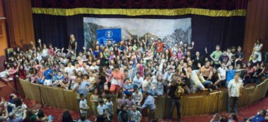 Βράβευση της θεατρικής ομάδας για την Ιστορική Πατριδογνωσία Βράβευση της θεατρικής ομάδας για την Ιστορική Πατριδογνωσία