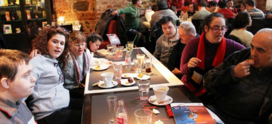 Βόλτα στην παραλία Βόλτα στην παραλία