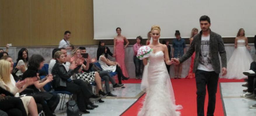 Επίδειξη Μόδας στο Βελλιδειο Επίδειξη Μόδας στο Βελλιδειο