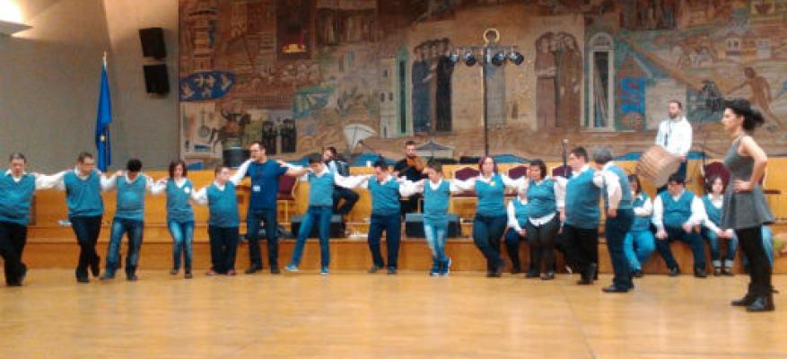 Χορεύουμε για τη ζωή Χορεύουμε για τη ζωή