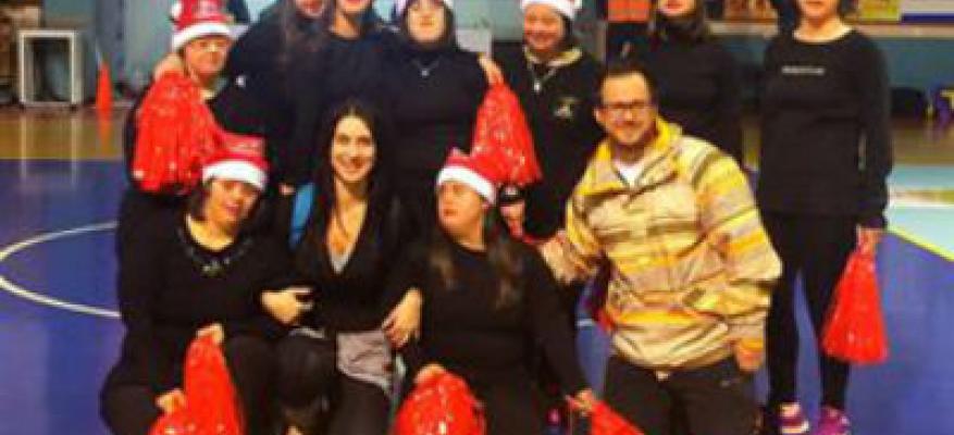  Οι μαζορέτες στον αγώνα ΑΕΕΤ-ΕΚ Σταυρούπολης