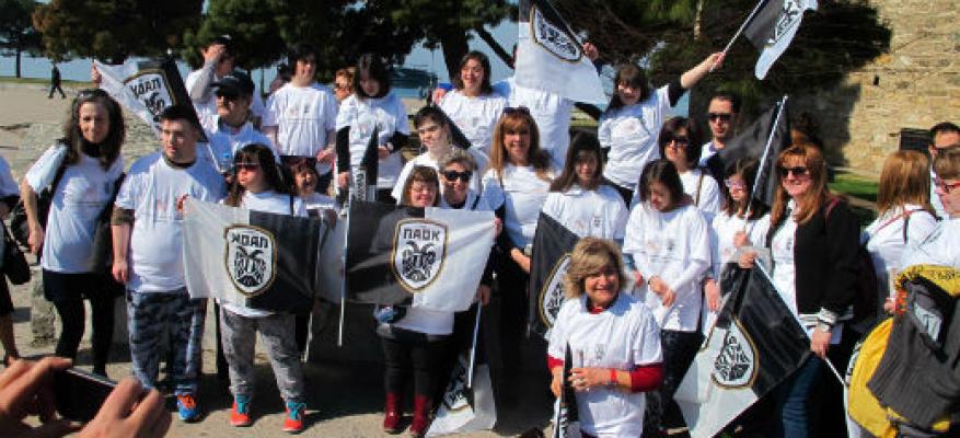 Αγκαλιά-ζω τον Λευκό Πύργο