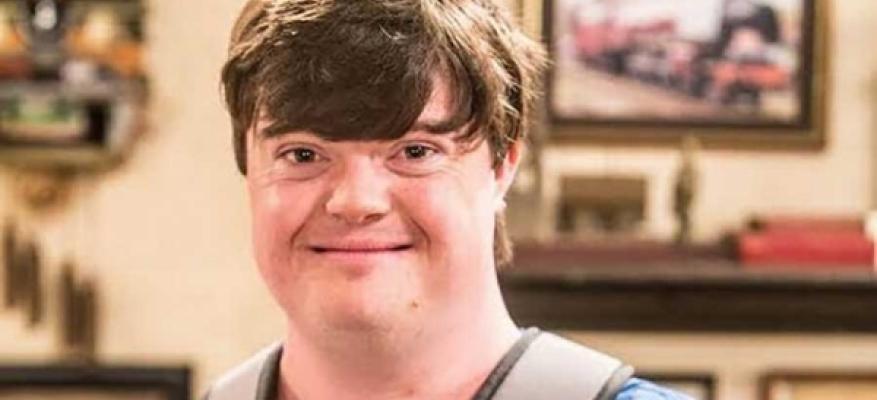 Ηθοποιός με σύνδρομο Down συμμετέχει σε αγγλική τηλεοπτική σειρά Ηθοποιός με σύνδρομο Down συμμετέχει σε αγγλική τηλεοπτική σειρά