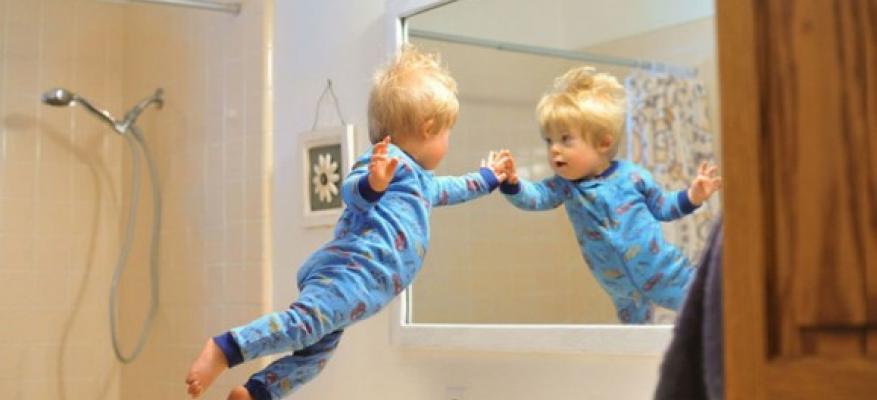 Μωρό με σύνδρομο Down πετάει χάρη στον μπαμπά του Μωρό με σύνδρομο Down πετάει χάρη στον μπαμπά του