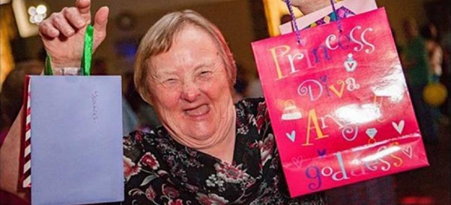 Η μεγαλύτερη σε ηλικία γυναίκα στην Αγγλία γιόρτασε τα γενέθλιά της Η μεγαλύτερη σε ηλικία γυναίκα στην Αγγλία γιόρτασε τα γενέθλιά της