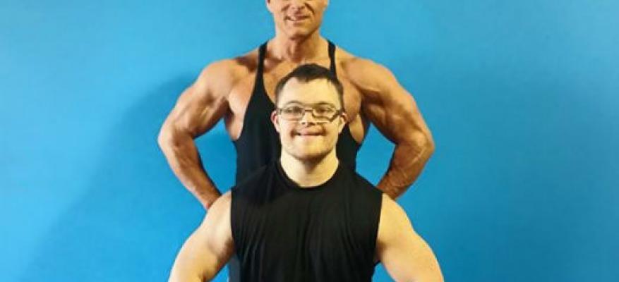 Ο Collin είναι bodybuilder