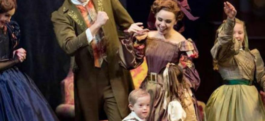 7χρονο αγόρι με σύνδρομο Down σε παράσταση μπαλέτου