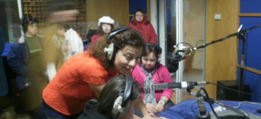 Προσφορά φαρμάκων στους Γιατρούς του Κόσμου Προσφορά φαρμάκων στους Γιατρούς του Κόσμου